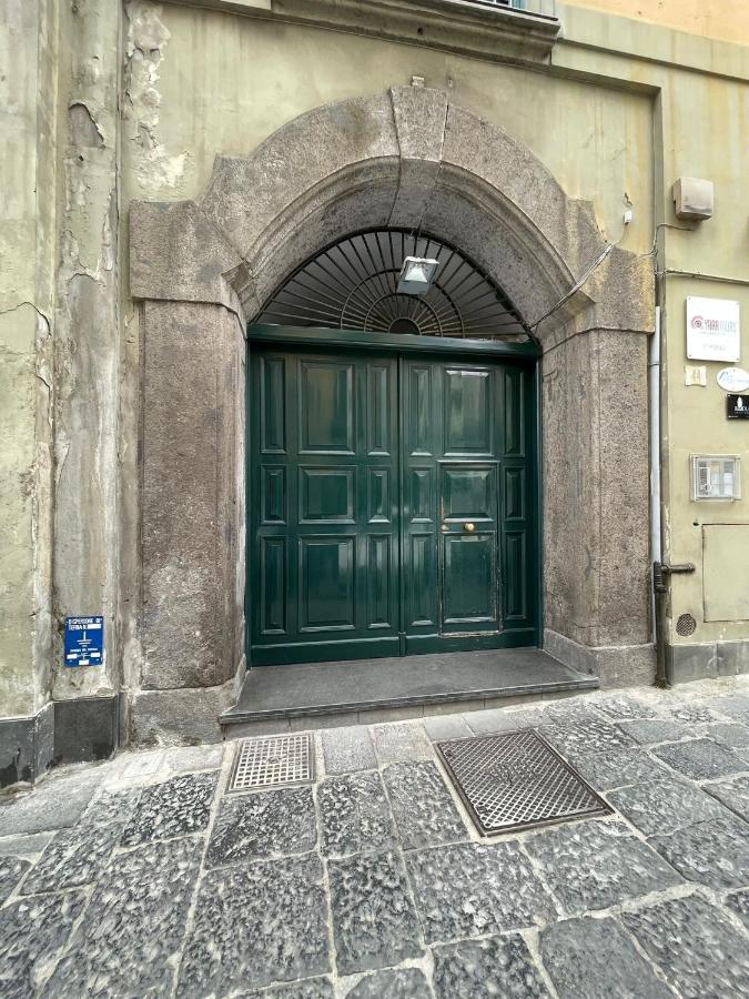 A Un Passo Dal Castello Maschio Angioino Appartment Наполи Екстериор снимка